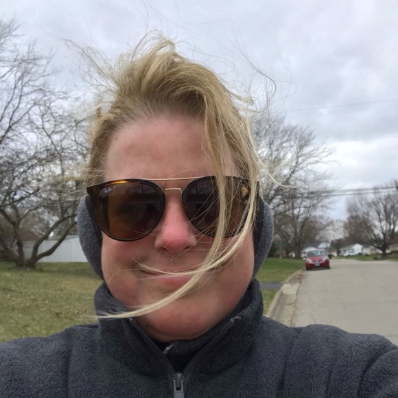 Meet your Posher, Jennifer - Picture 1 of 1